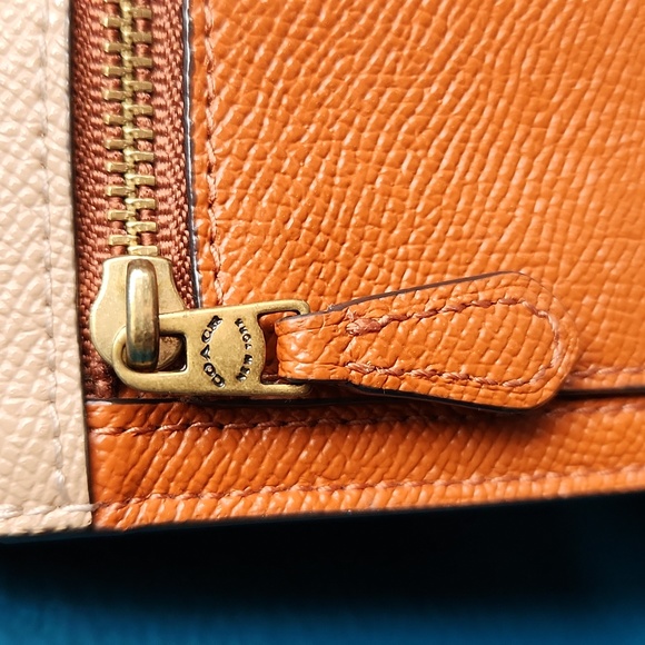 Coach two tone long wallet - Picture 3 of 10